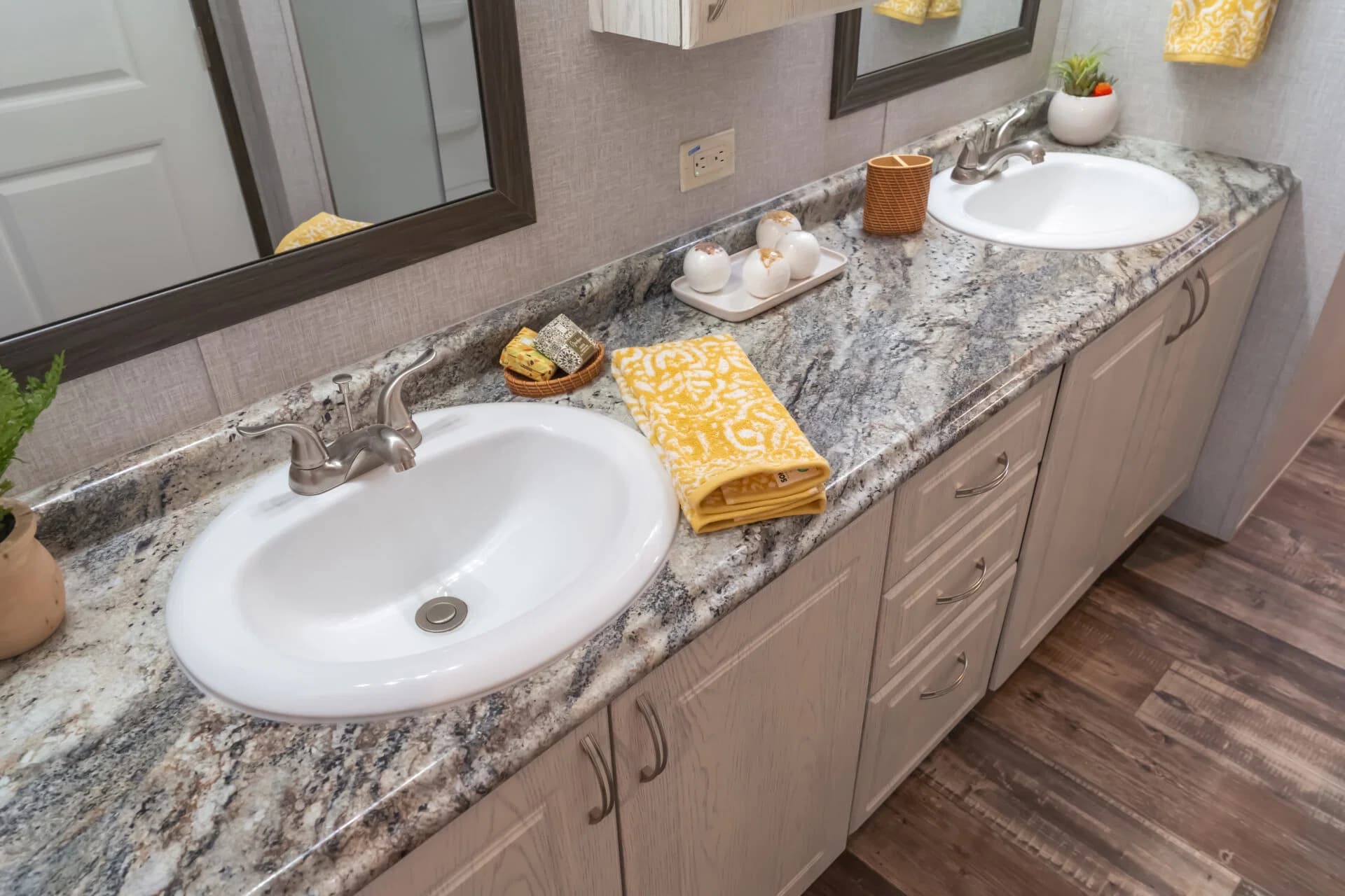Select s-3256-42a bathroom home features