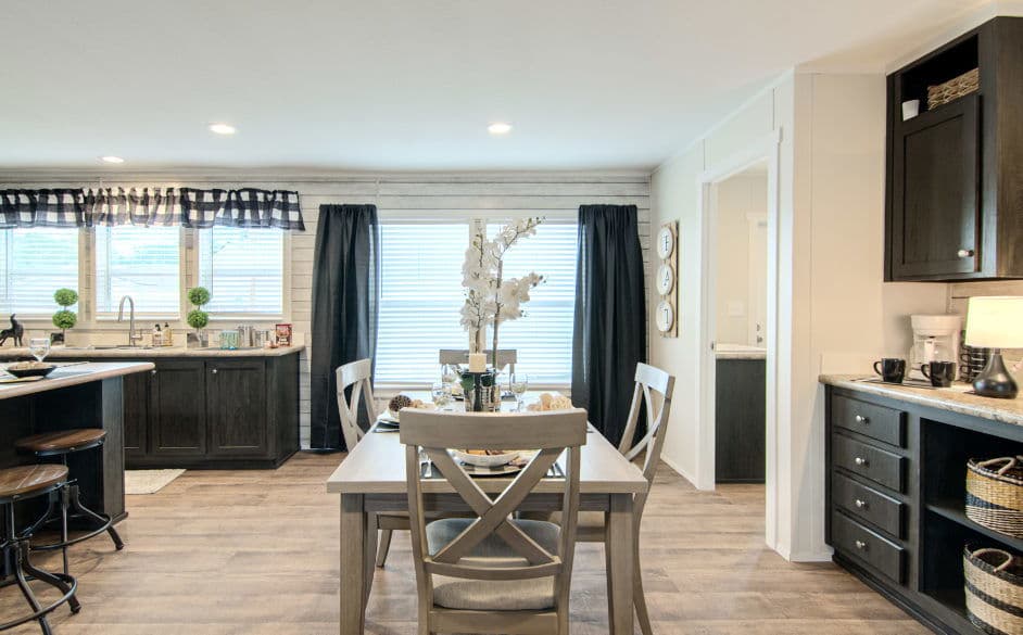 Bandera 3356 interior home features