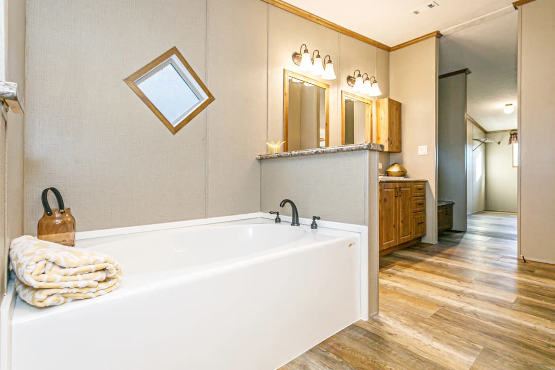 Doublewide h-3672-43a bathroom home features