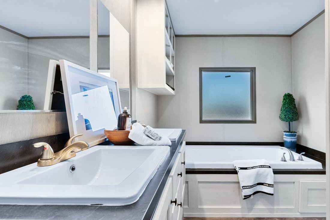 Porch living series 16682a bathroom home features