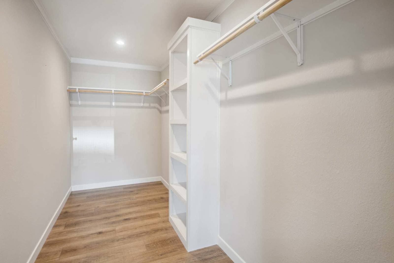 Cedar creek 3276h42106 interior home features