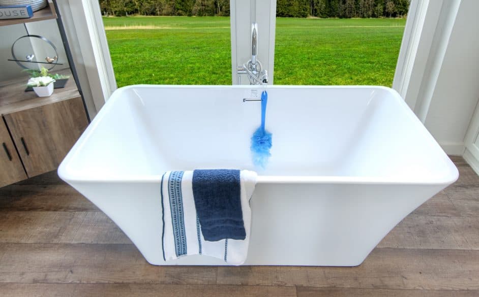 Pearl 6370 bathroom home features