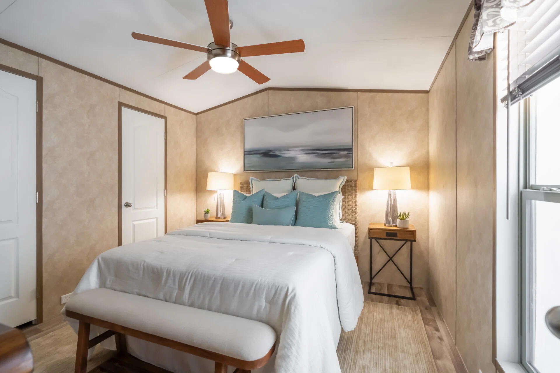 Select s-1460-21sa bedroom home features