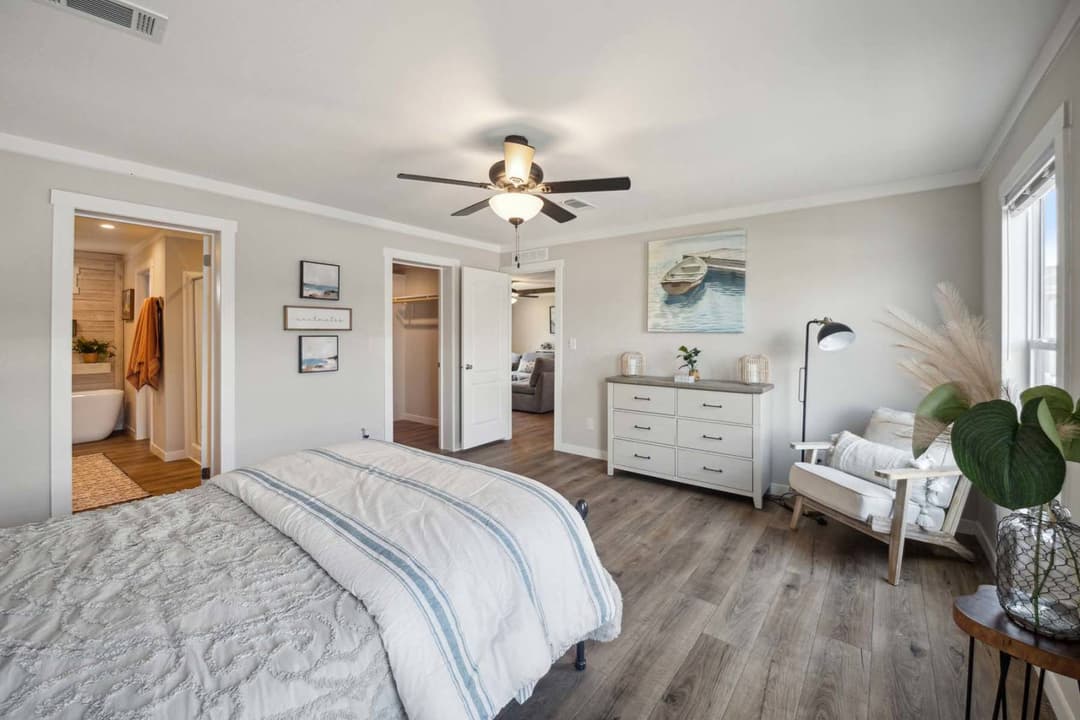 Cedar creek 3276h42106 bedroom home features