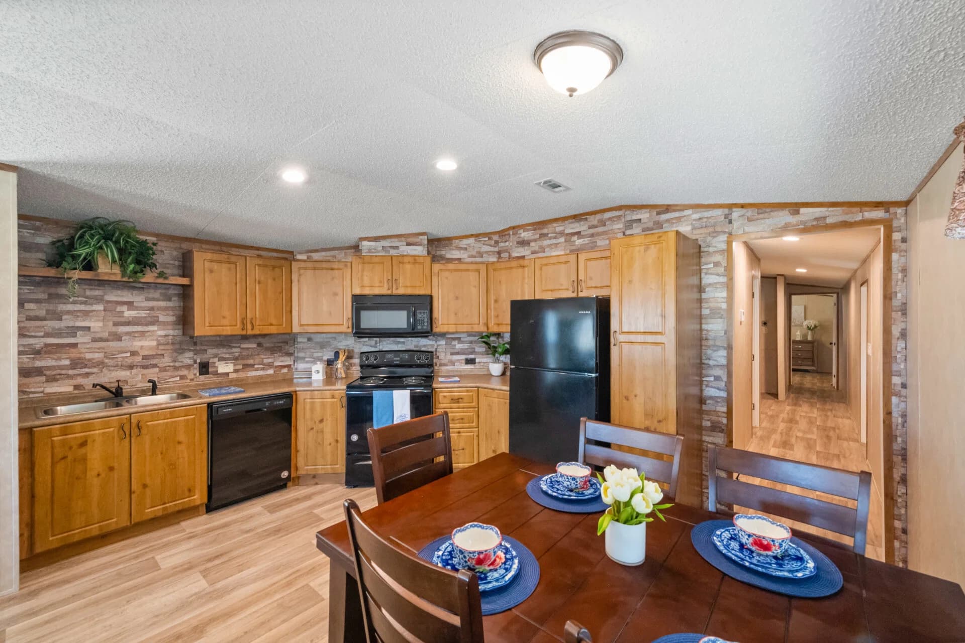 Heritage h-1680-32flp kitchen home features