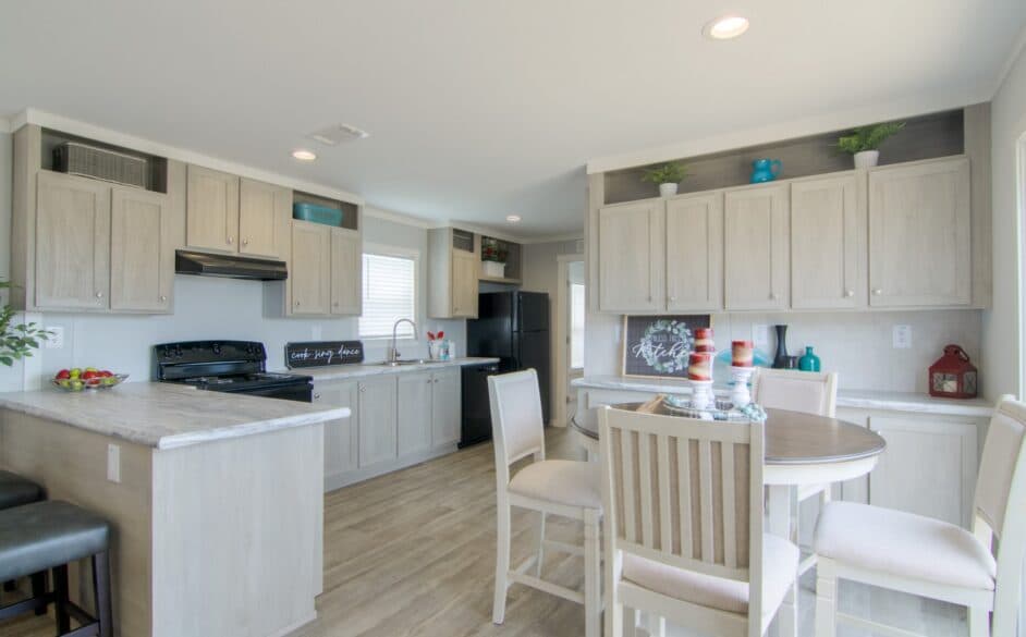 Coyote ridge 331 kitchen home features