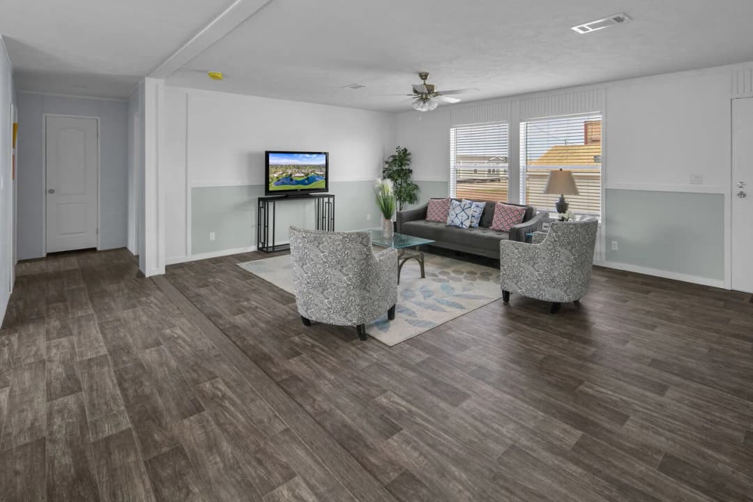 Valu maxx premier 32643e interior home features