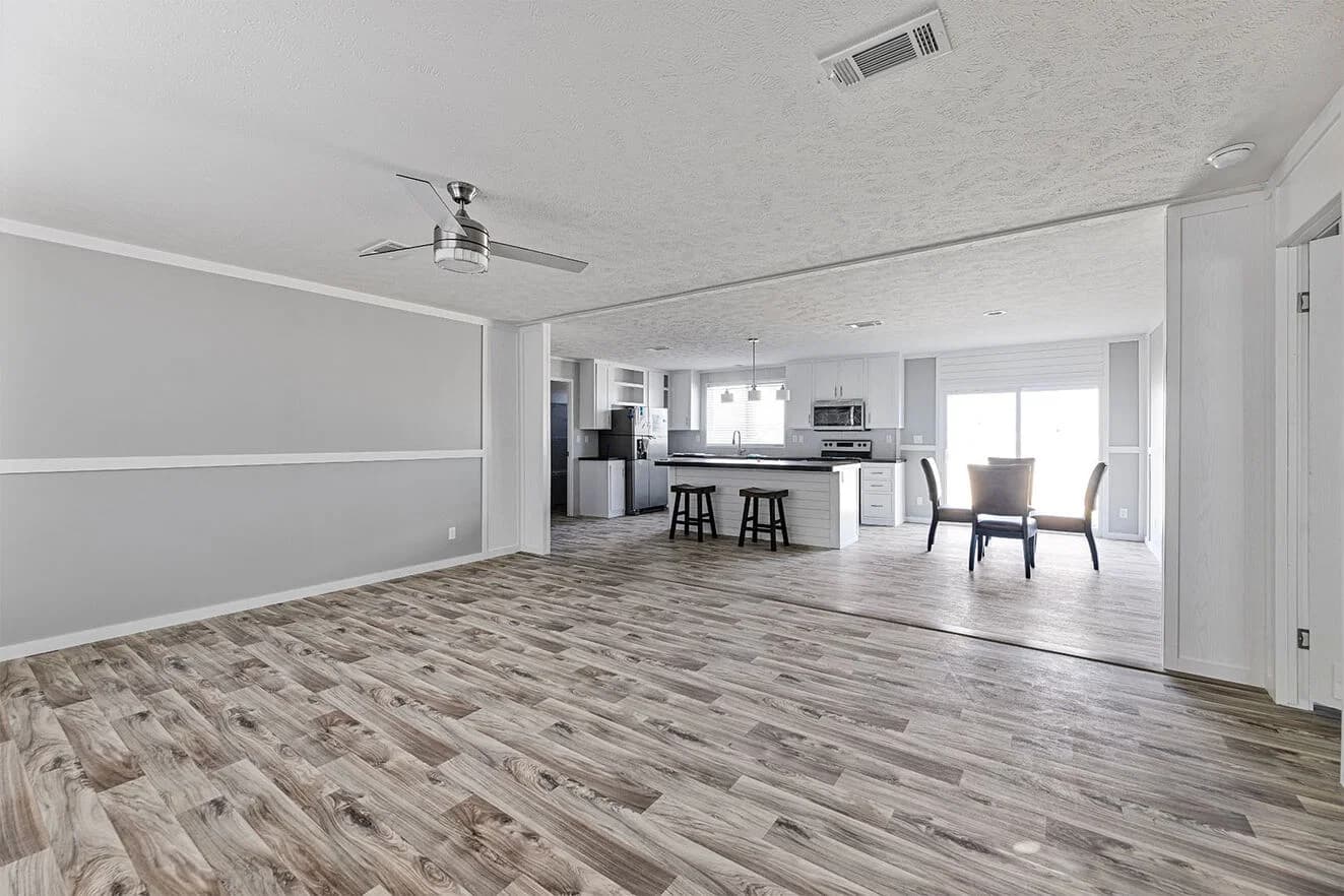 Valu maxx premier 32684e interior home features