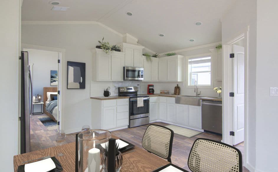 Sapphire 5863 kitchen home features