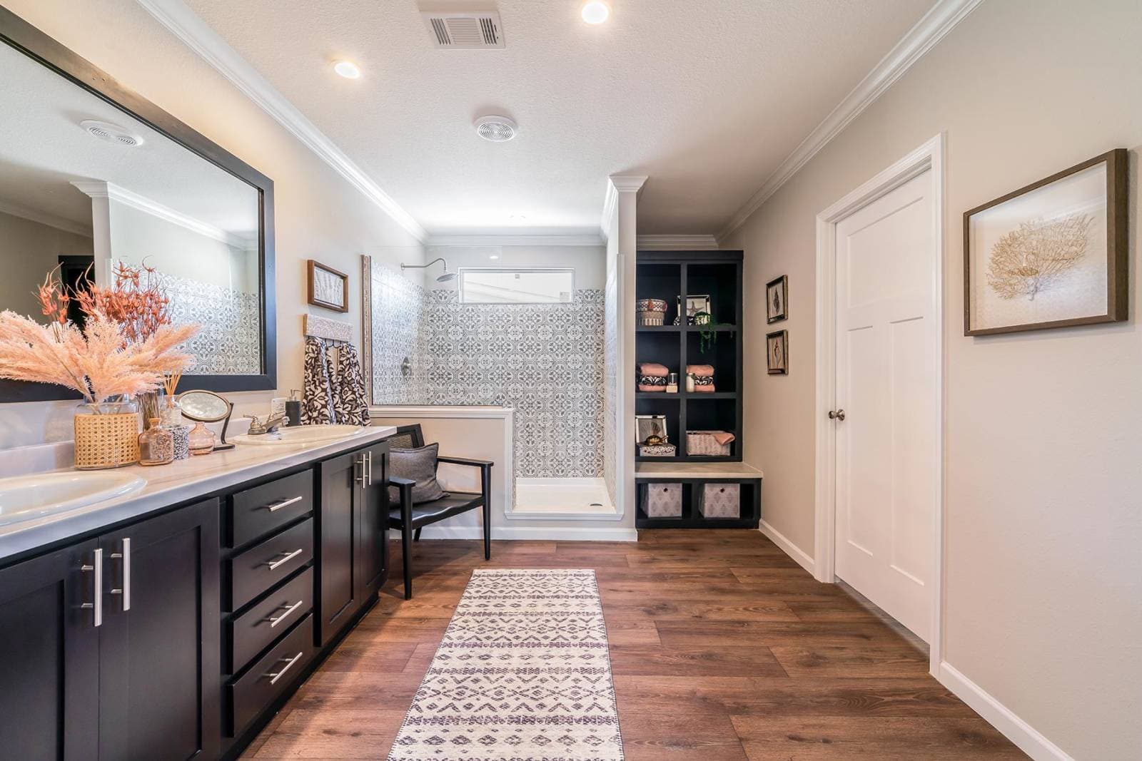 Titan extreme 3260h [the cypress] bathroom home features