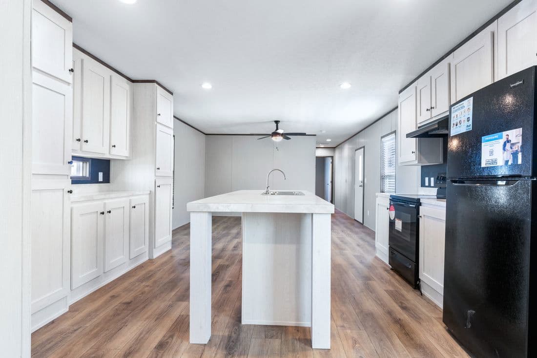 Select 16722s kitchen home features