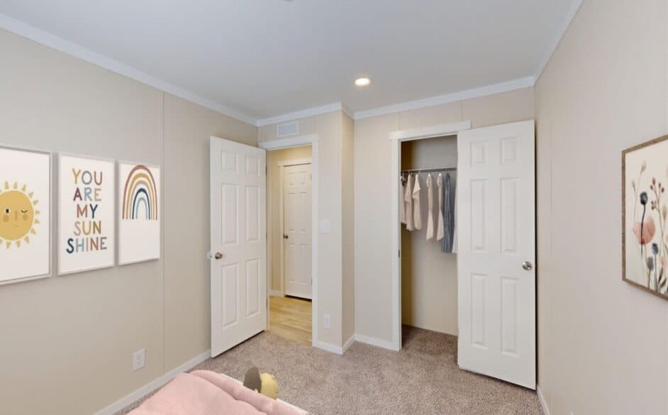 Dusty hollow p56s bedroom home features