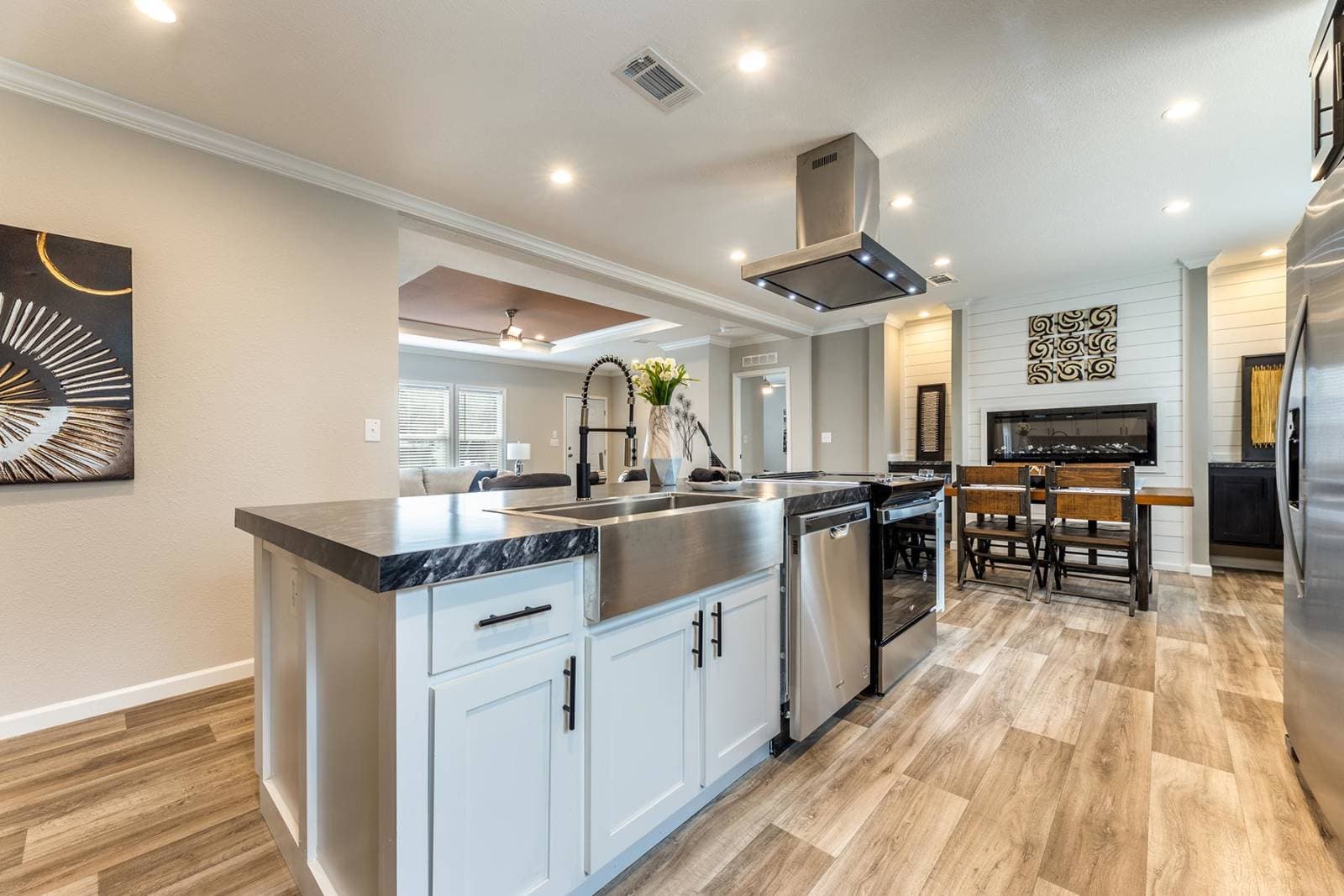 Innovation 3256h kitchen home features