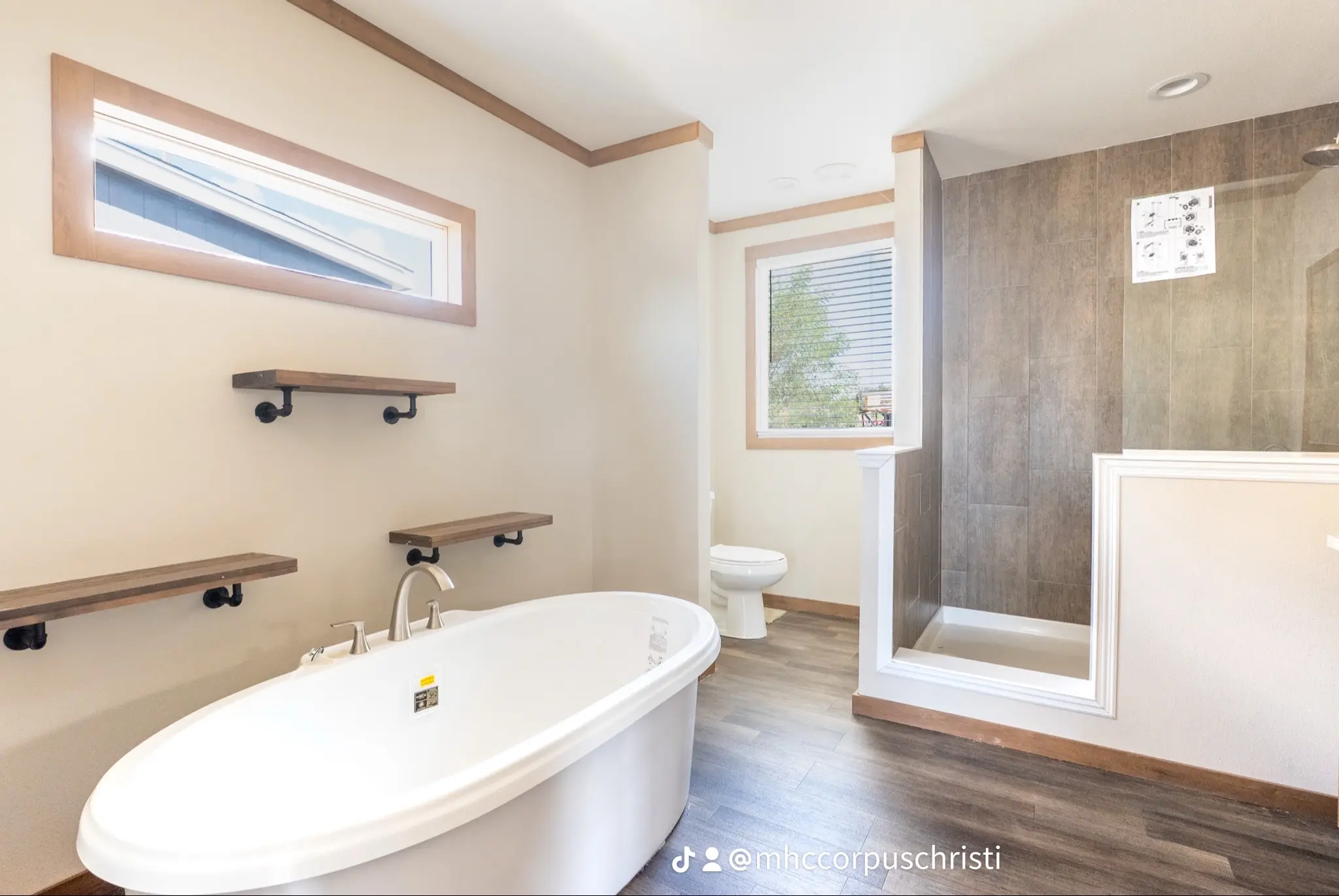 The waco (hot deal)  home features