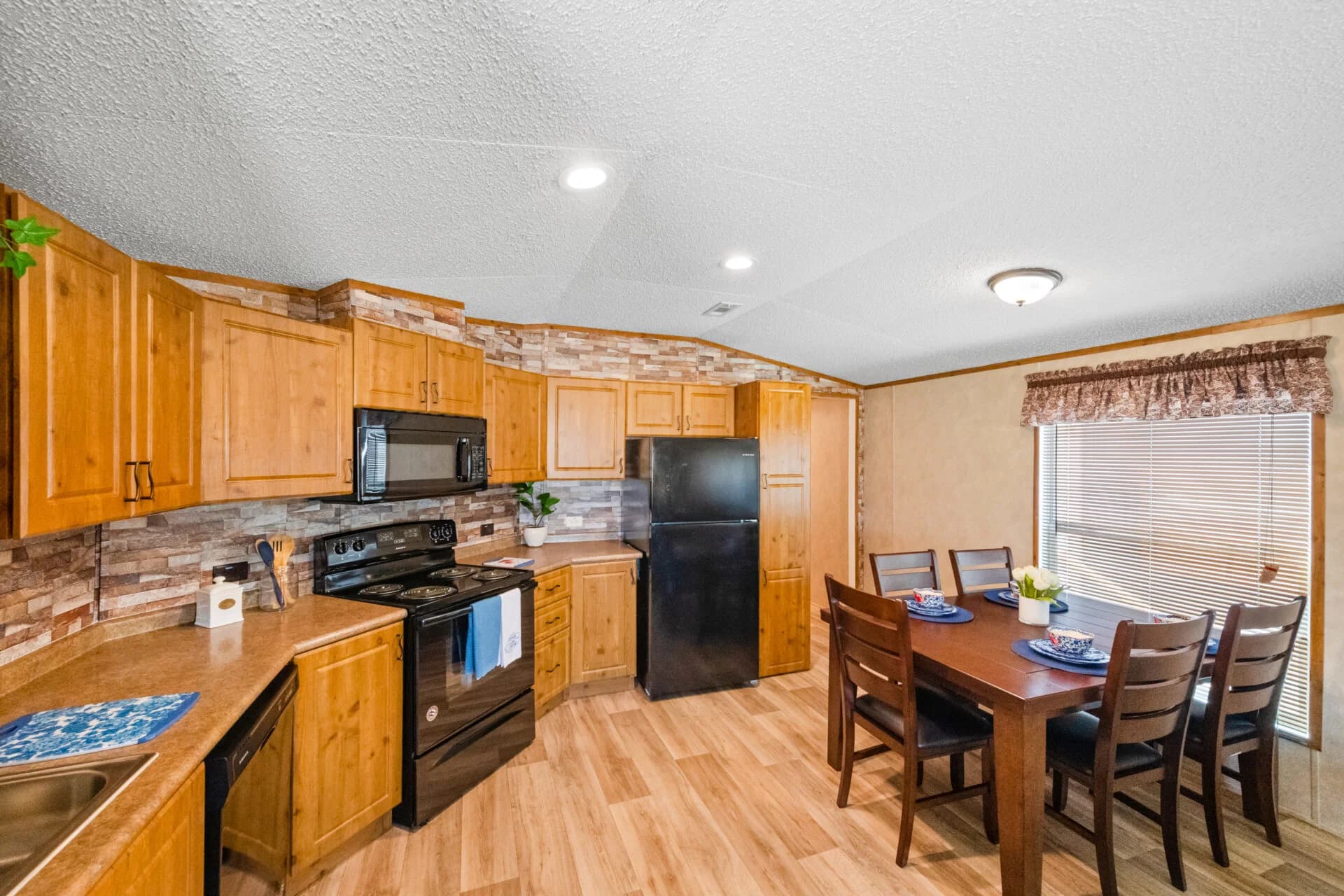 Heritage h-1680-32flp kitchen home features