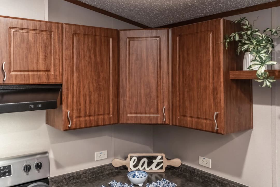 Classic c-1664-32c kitchen home features