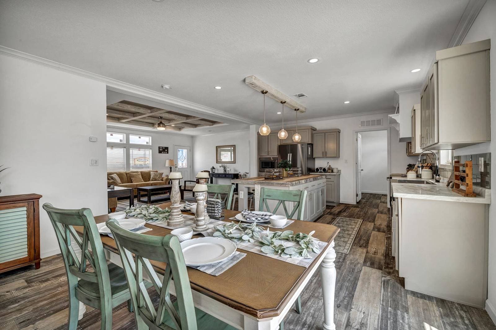 Titan extreme 3266d [the vegas] interior home features