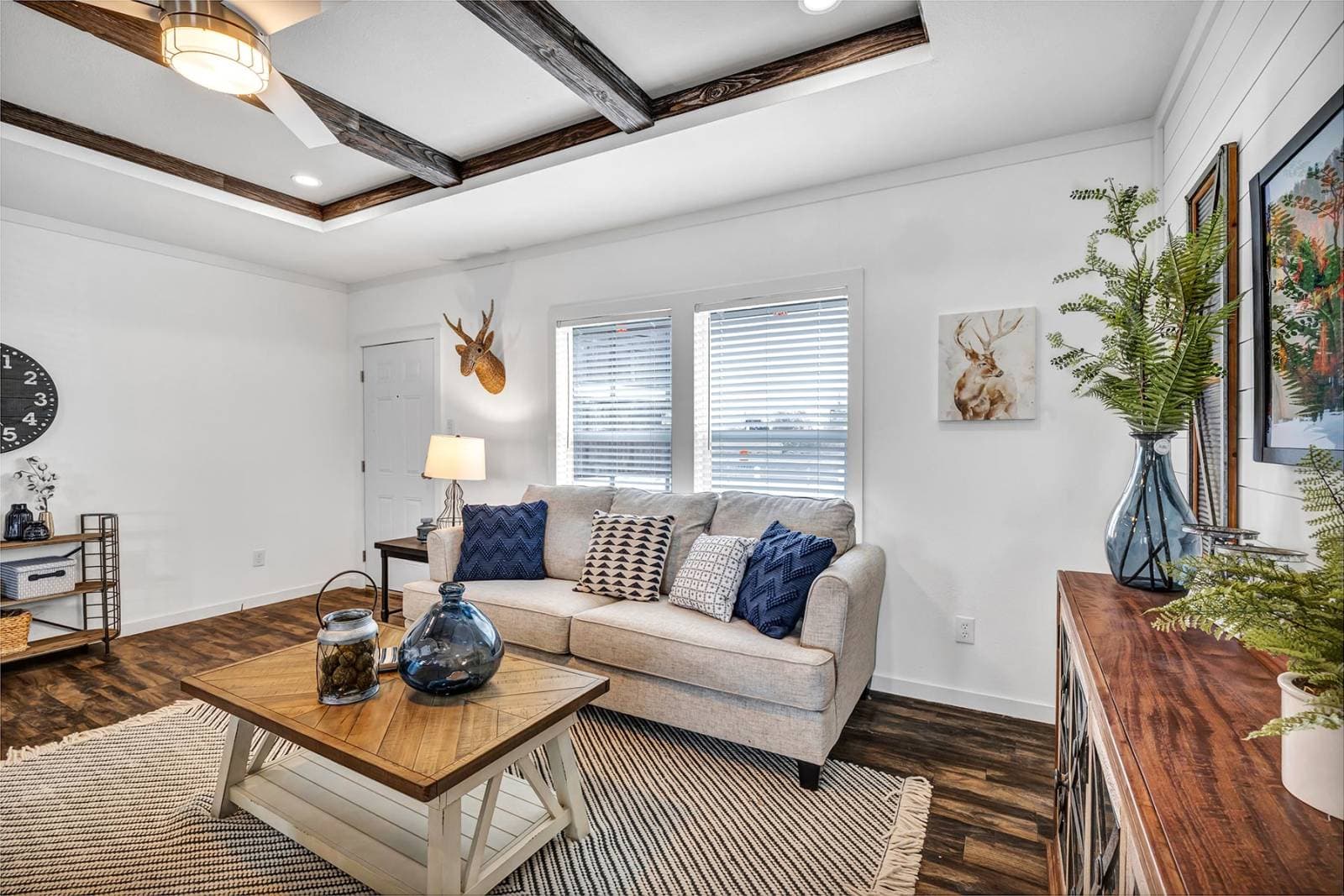 Titan extreme 3248e interior home features