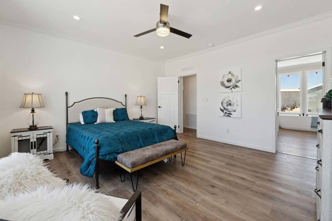 Titan extreme 3276t [the memphis] bedroom home features