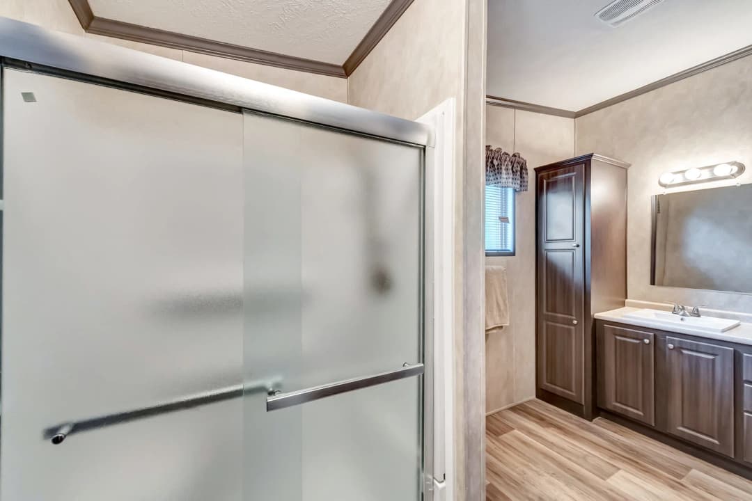 Classic c-3280-42.5b bathroom home features