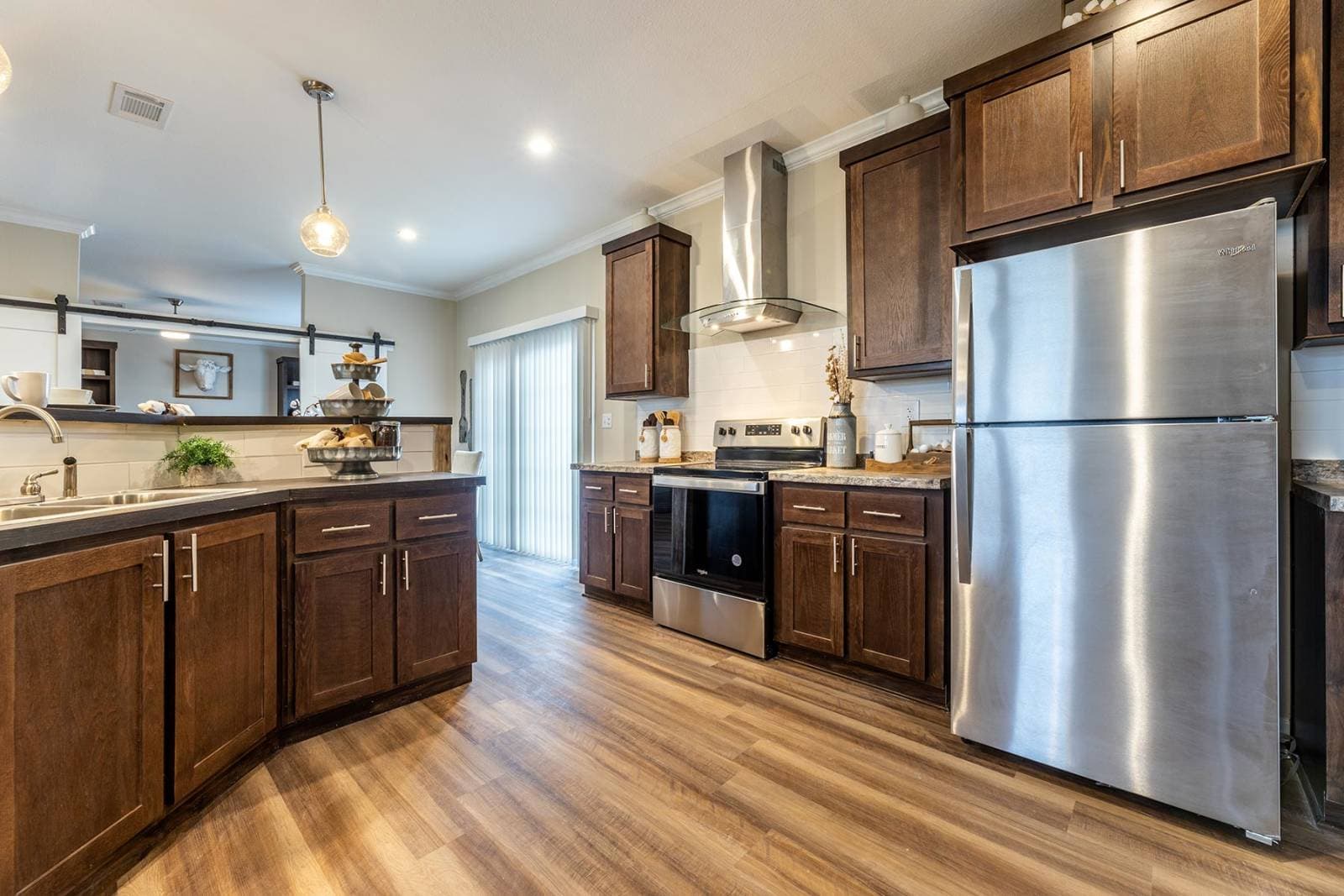 Innovation 3260c kitchen home features