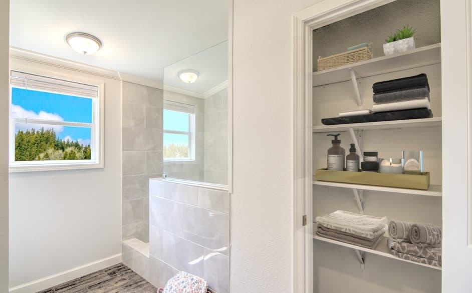 Falcon l40ep8 bathroom home features