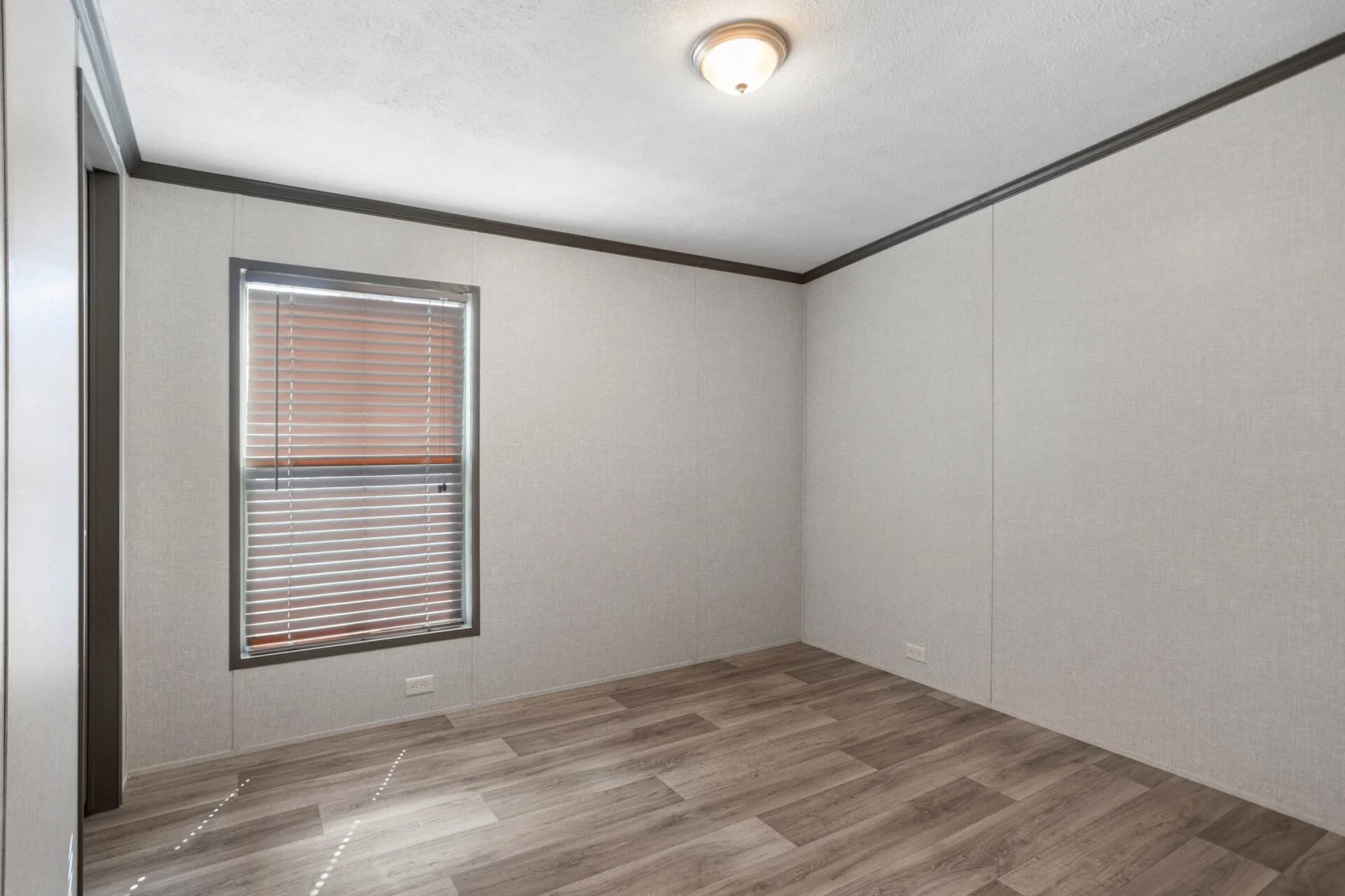 Select s-3252-32d bedroom home features