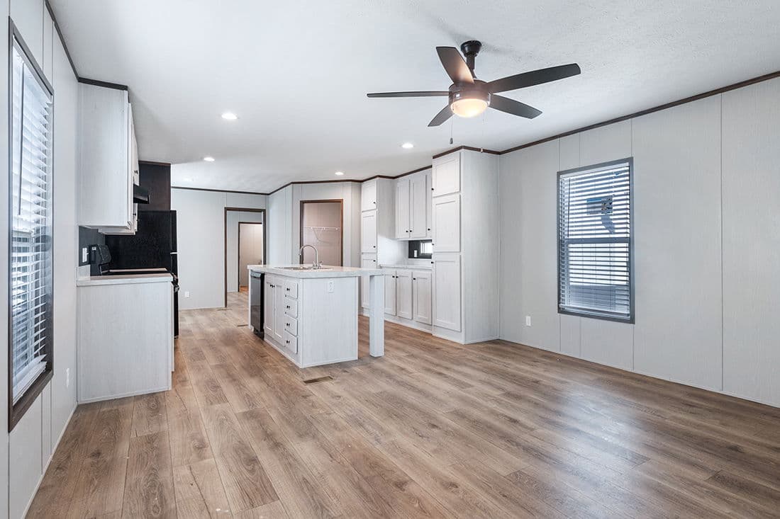 Select 16723b interior home features