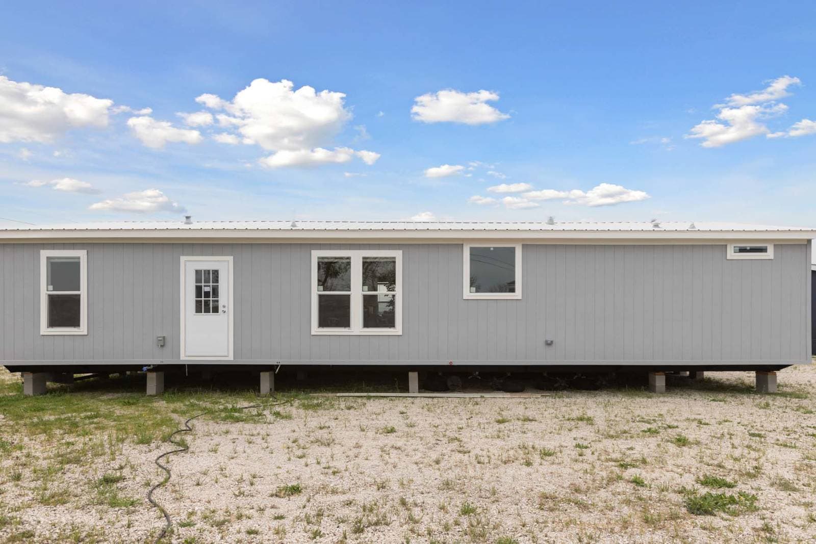 Ws2856h exterior home features