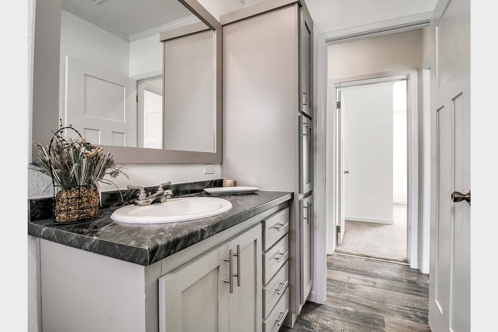 Titan extreme 3266a [the aspen] bathroom home features