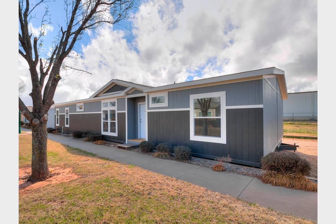 Titan extreme 3266a [the aspen] exterior home features