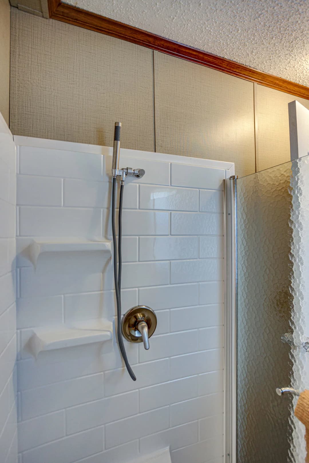 Classic c-1864-22a bathroom home features