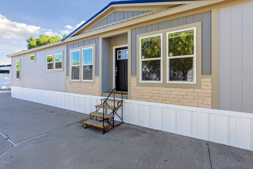 Innovation 3268h exterior home features