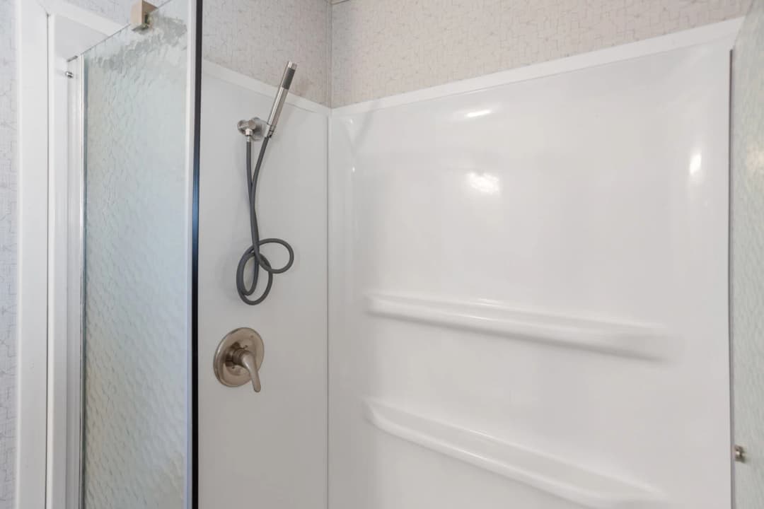 Heritage h-3272-43a bathroom home features