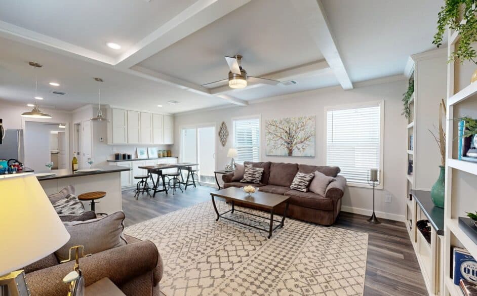 Gold spur 5616 interior home features