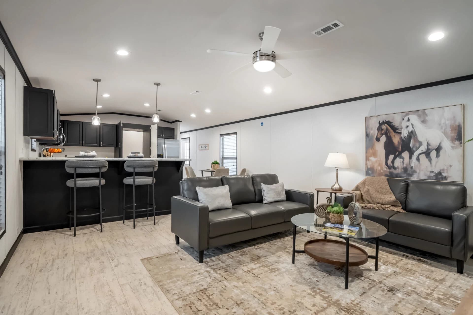 Classic c-1680-32m interior home features