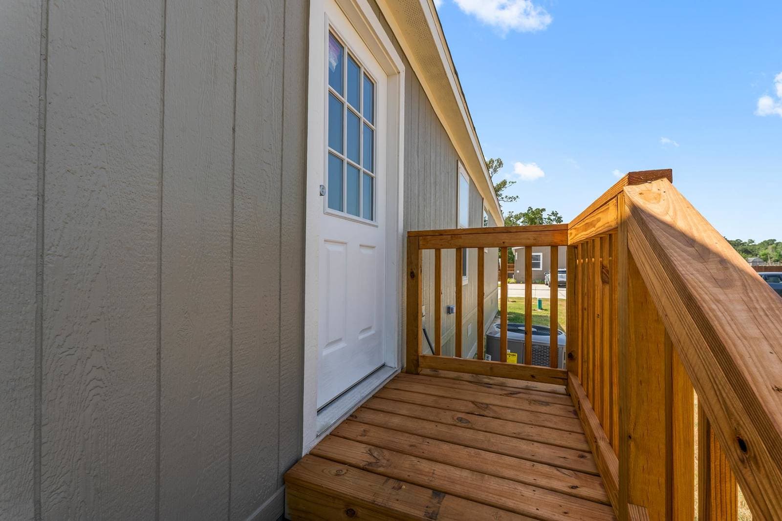 Titan extreme 2856h exterior home features