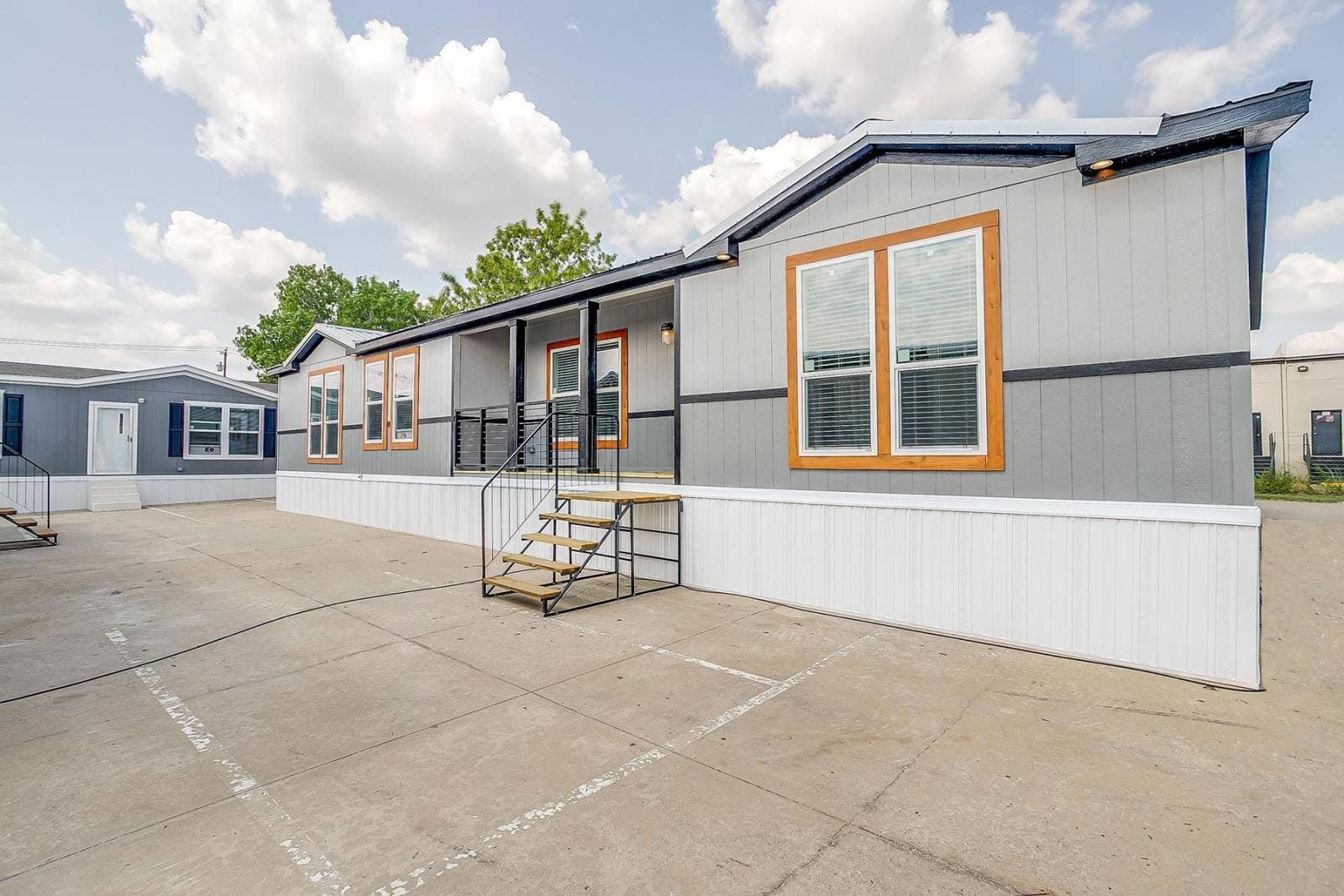 Innovation 2860h exterior home features