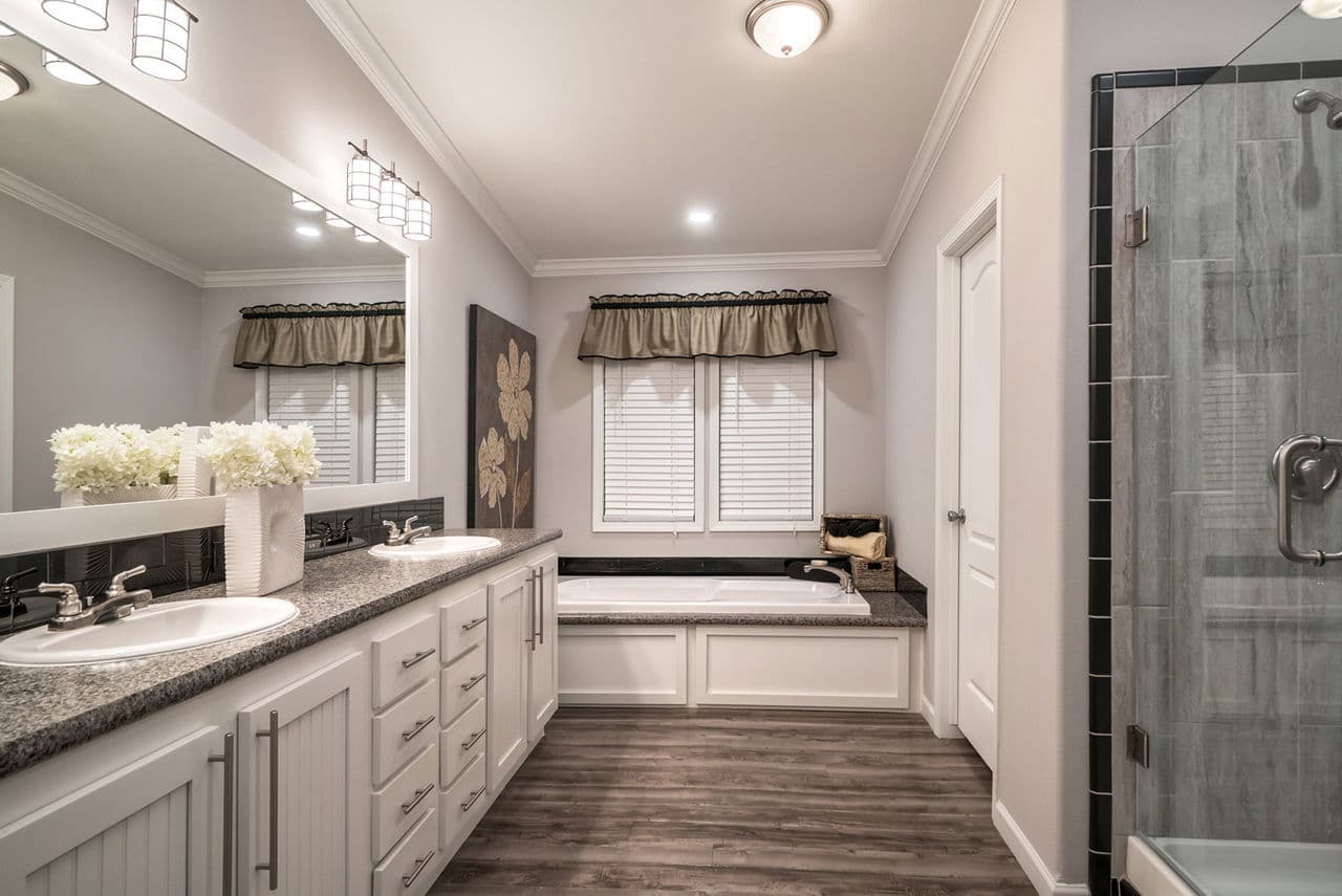 Innovation 3268r bathroom home features