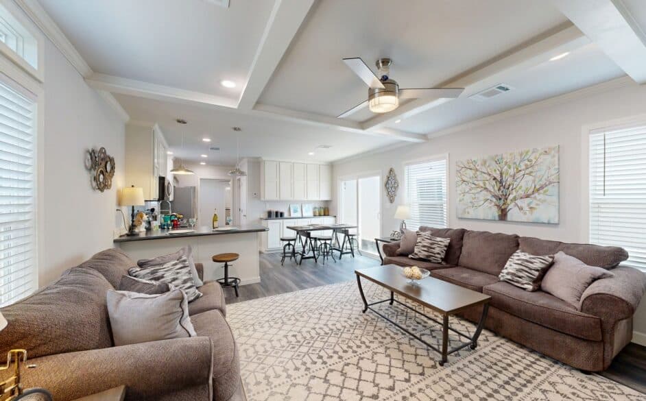 Gold spur 5616 interior home features