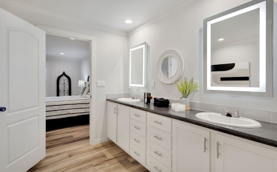 Hope r76e bathroom home features