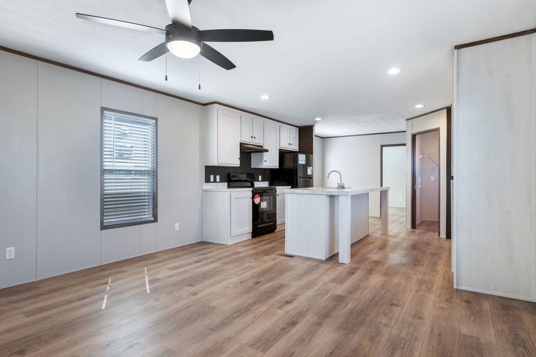 Select 16722s interior home features