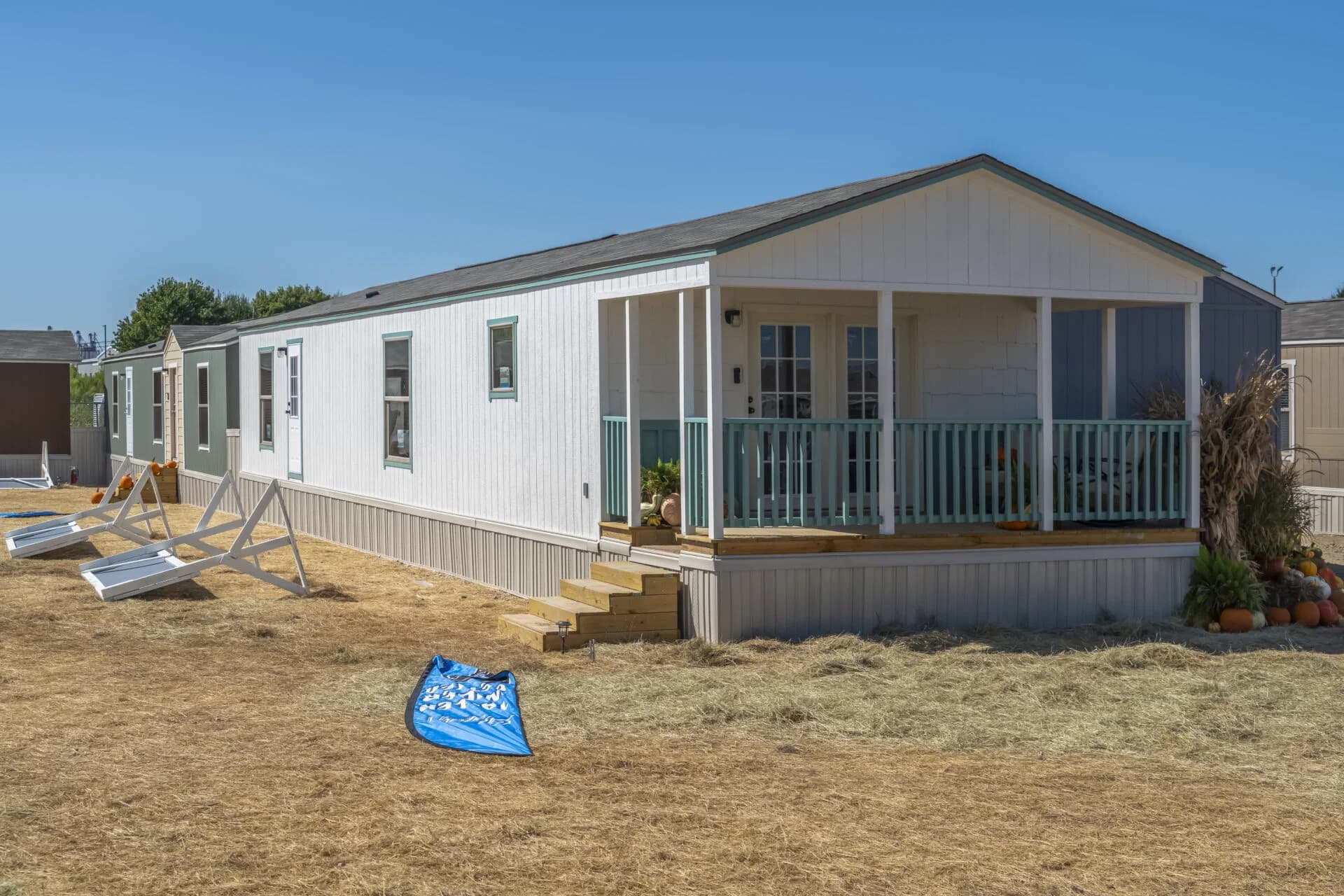 Heritage h-1660-21fka elevation and exterior home features