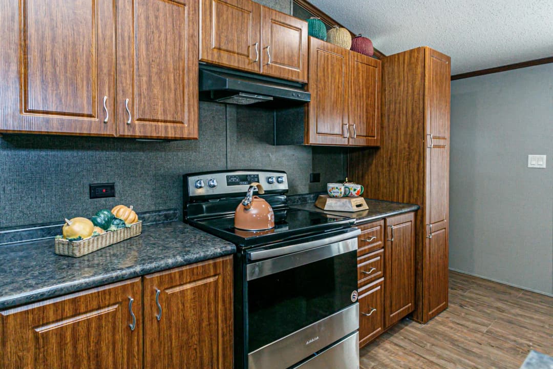 Classic c-1872-32a kitchen home features