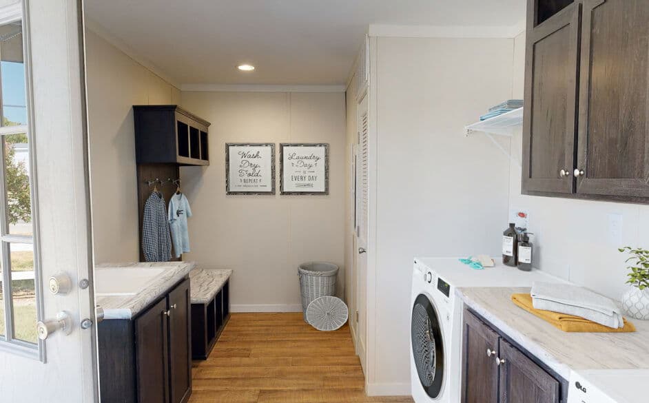 Stargazer ranch t60p interior home features