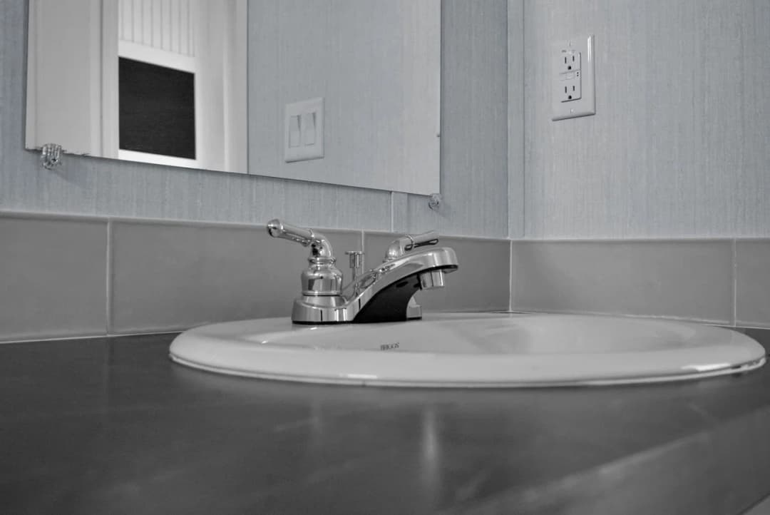 Valu maxx premier 32643e bathroom home features