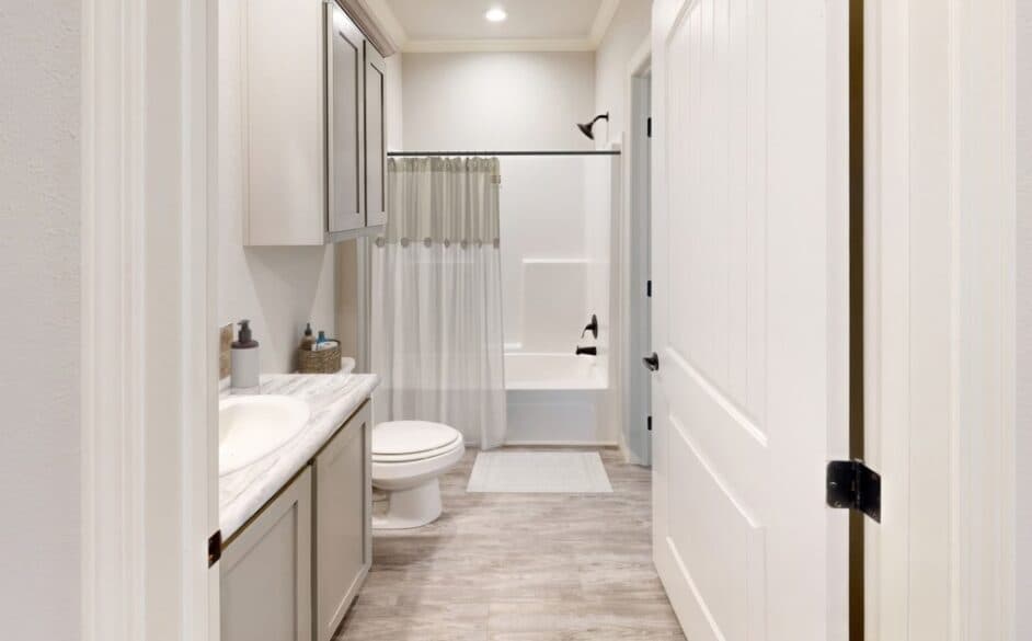 Beaumont 5079 bathroom home features