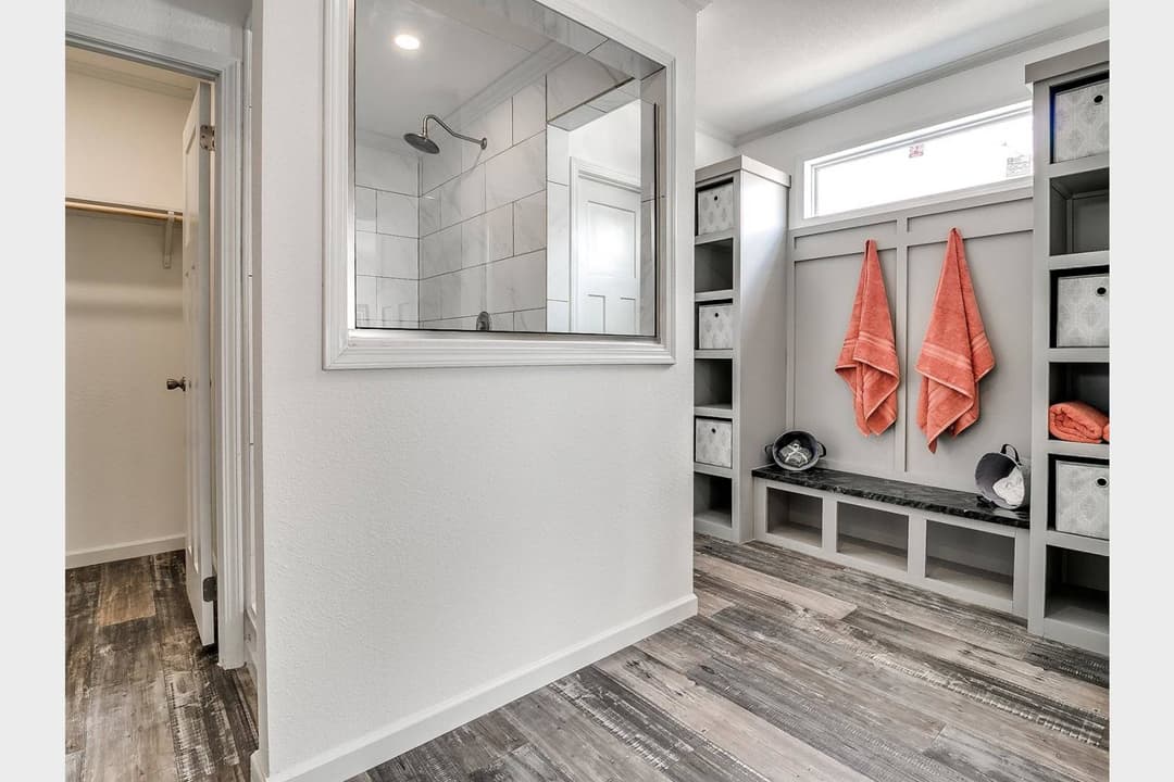 Titan extreme 3266a [the aspen] bathroom home features