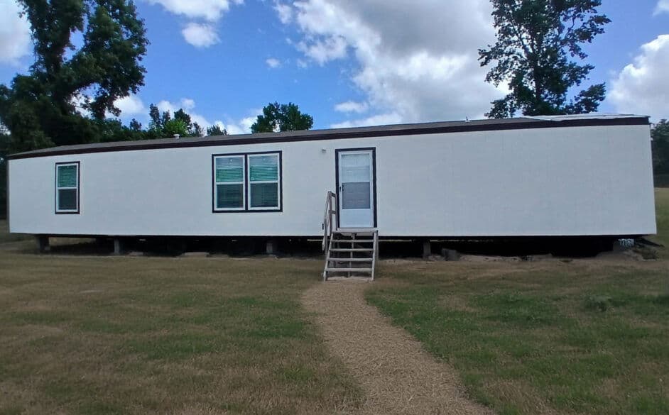 Sierra 266 hero, elevation, and exterior home features