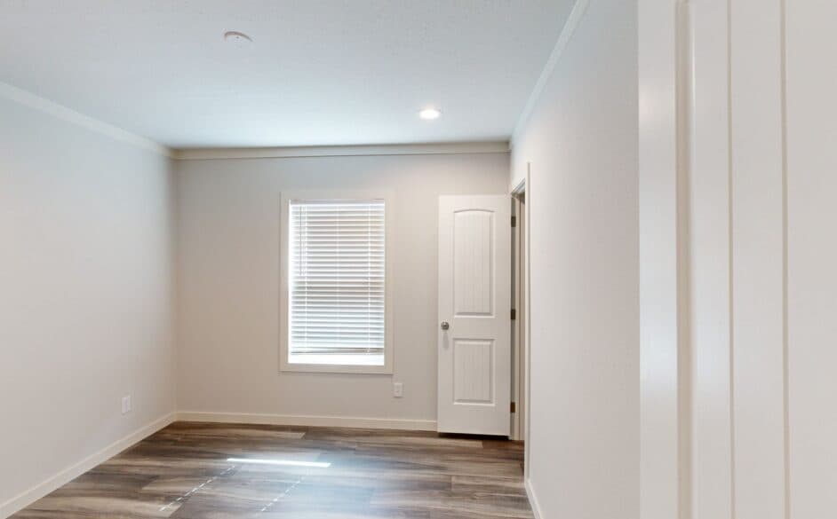 Nordic 6364 bedroom home features